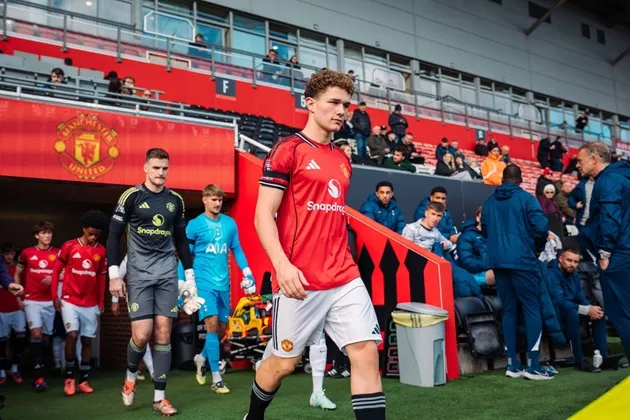 Devaney được đánh giá cao về thái độ và khả năng lãnh đạo trong đội hình trẻ